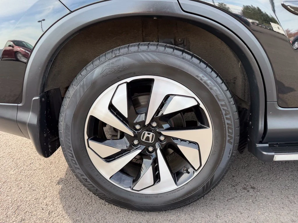 Used 2016 Crystal Black Pearl Honda Touring image 9