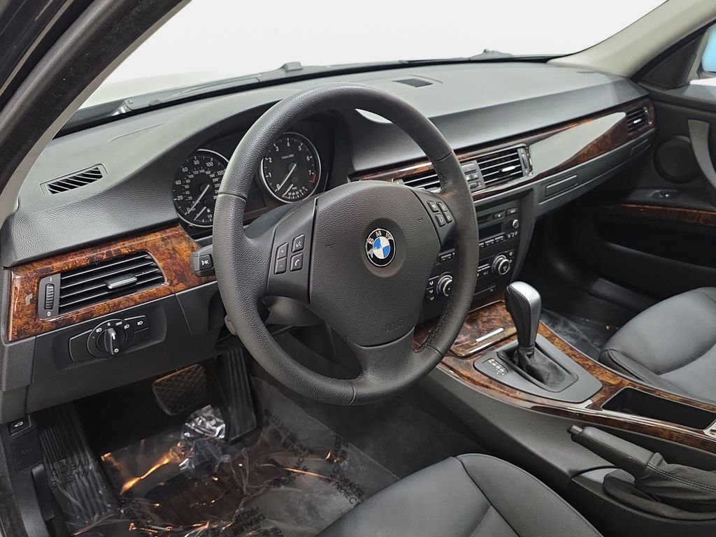 Used 2008 Black Sapphire Metallic BMW 328i image 16