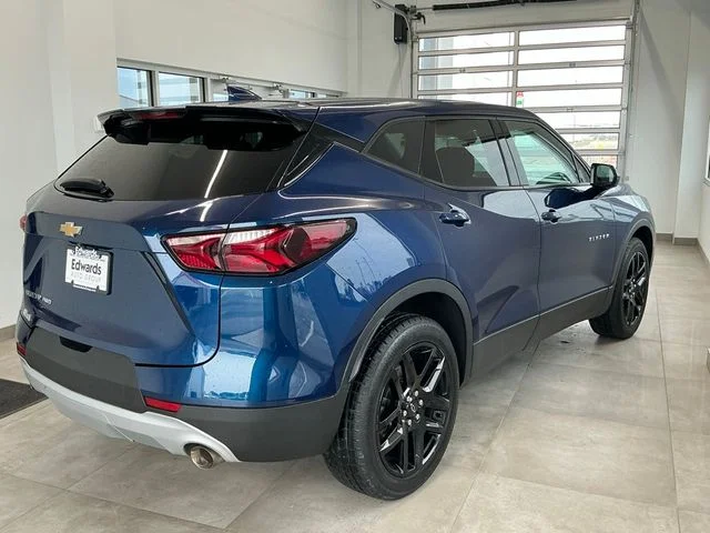 Used 2022 Blue Chevrolet LT image 7
