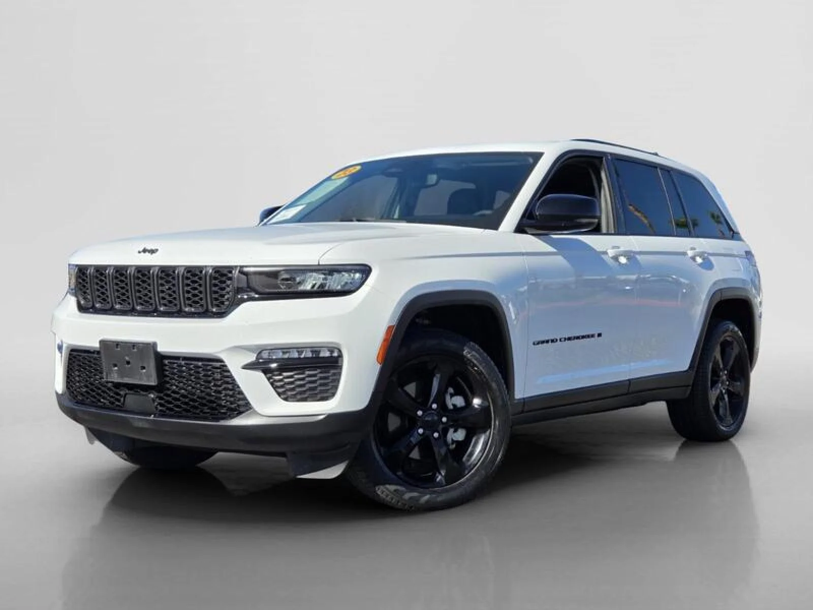 Used 2023 WHITE Jeep Limited image 1