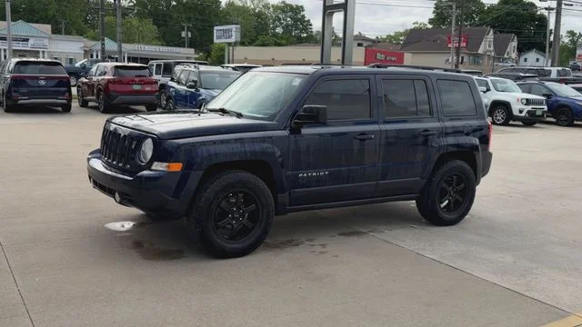 Used 2016 Blue Jeep Sport image 5