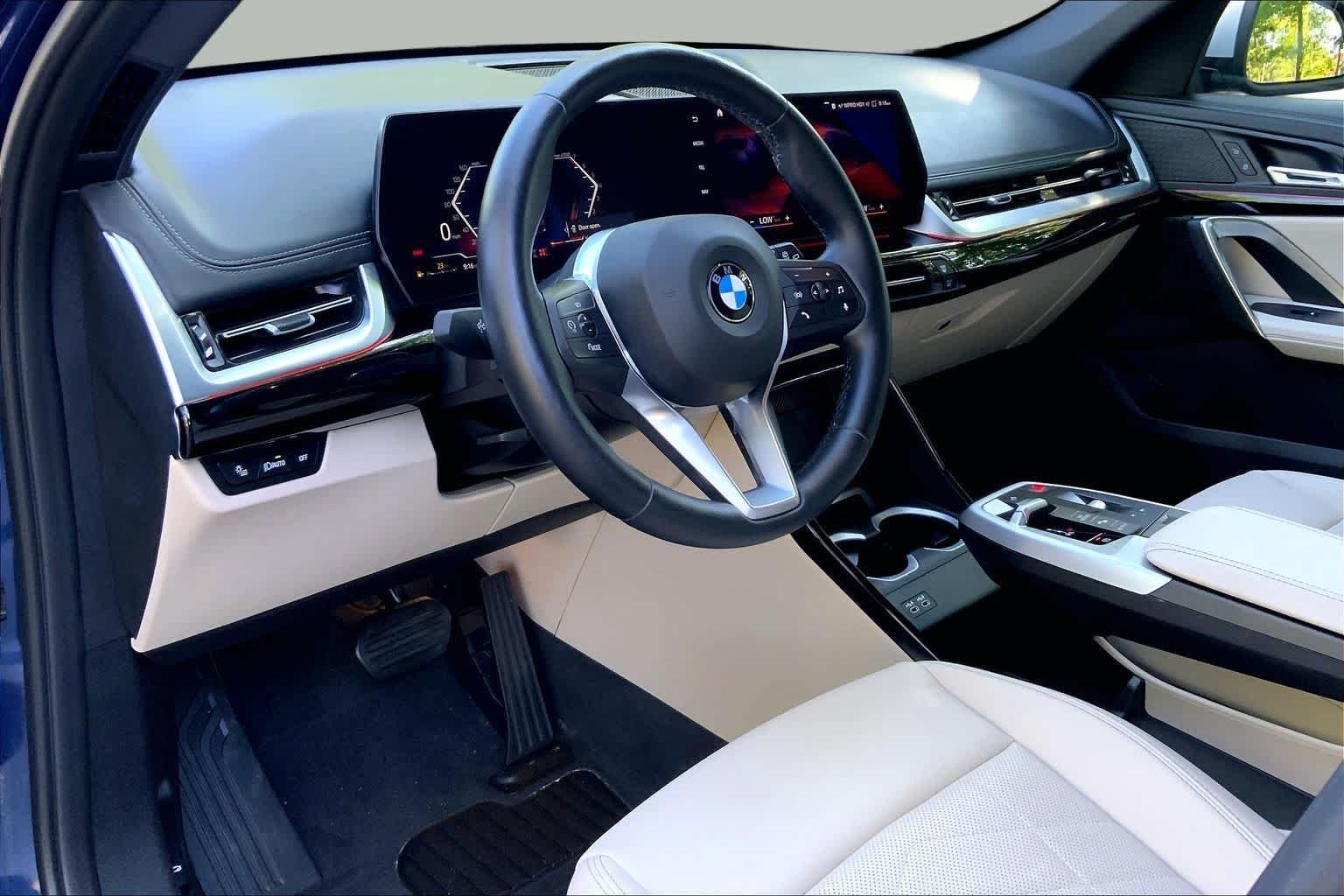 Used 2023 Phytonic Blue Metallic BMW xDrive28i image 17