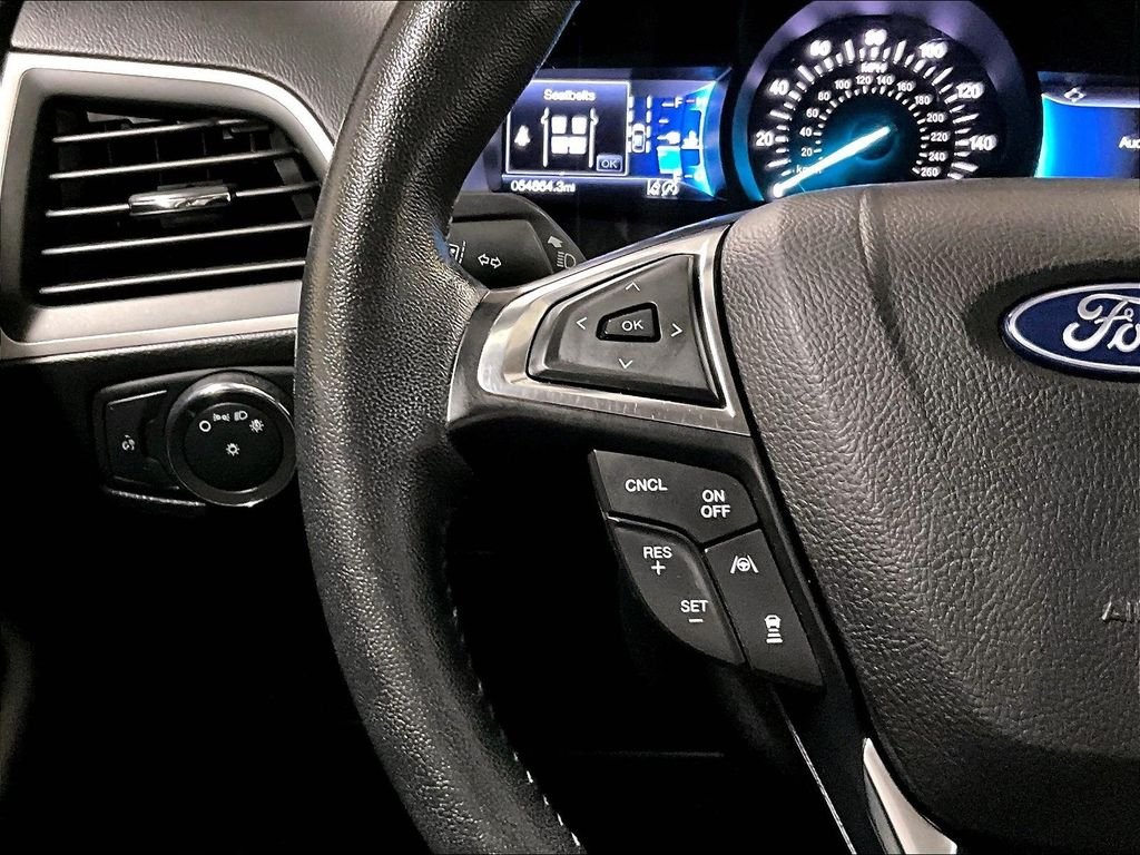Used 2022 White Ford SEL image 22