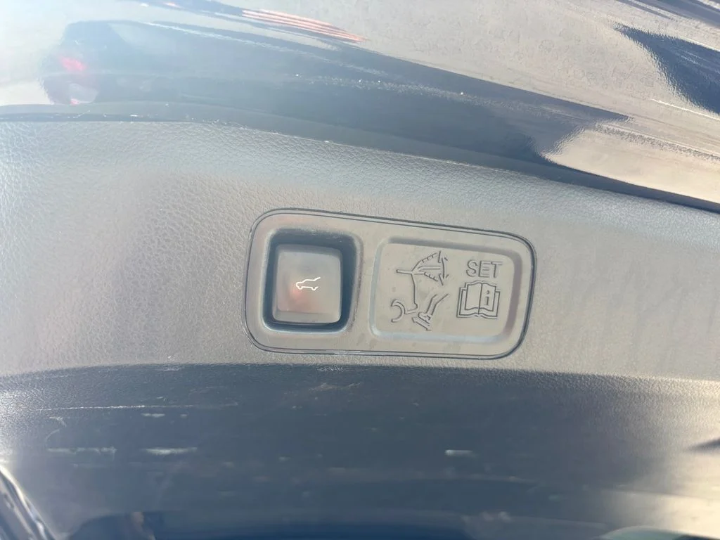 Used 2020 Black Ford XLT image 48