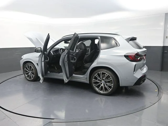 Used 2024 Gray BMW xDrive30i image 43