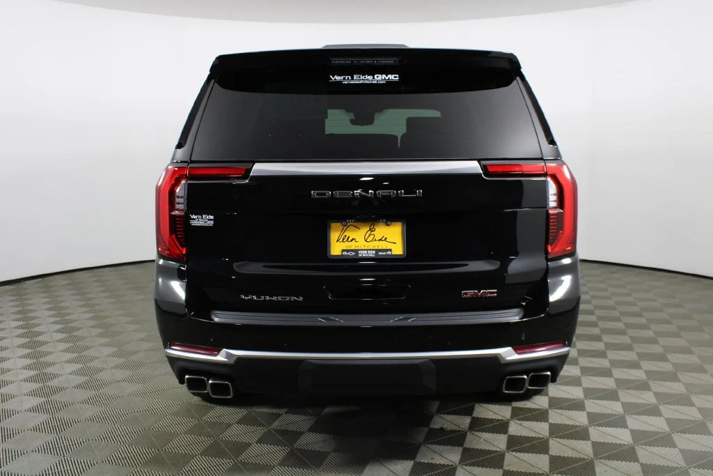 2026 GMC Yukon Denali - Photo 6