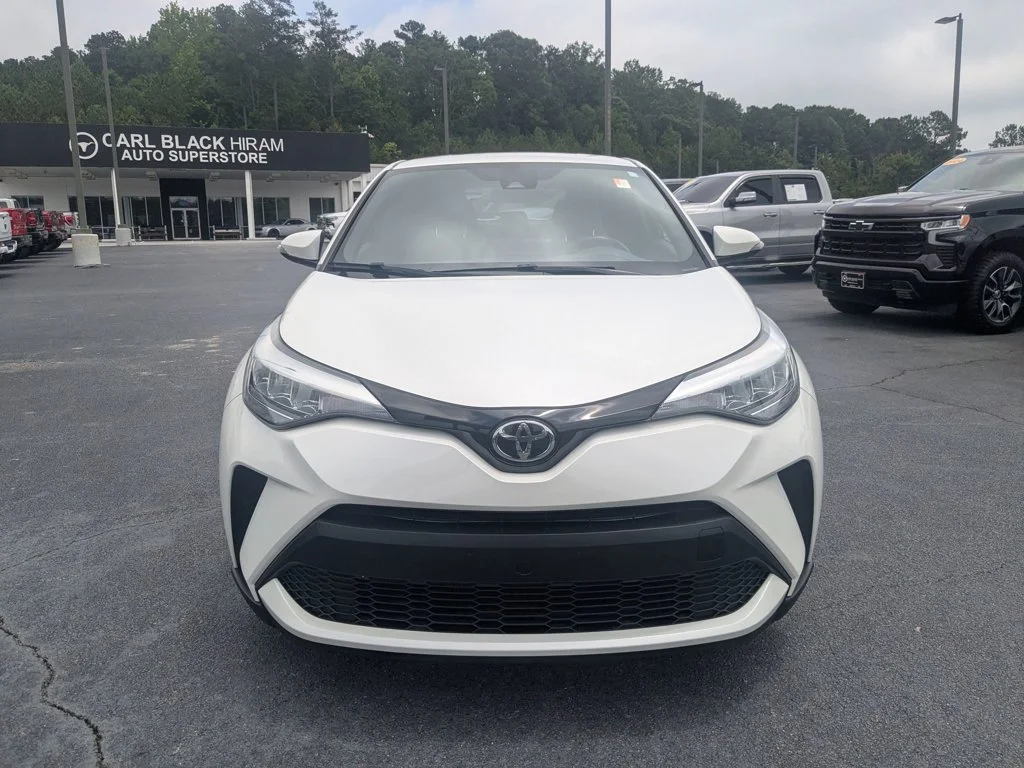 Used 2021  Toyota LE image 2