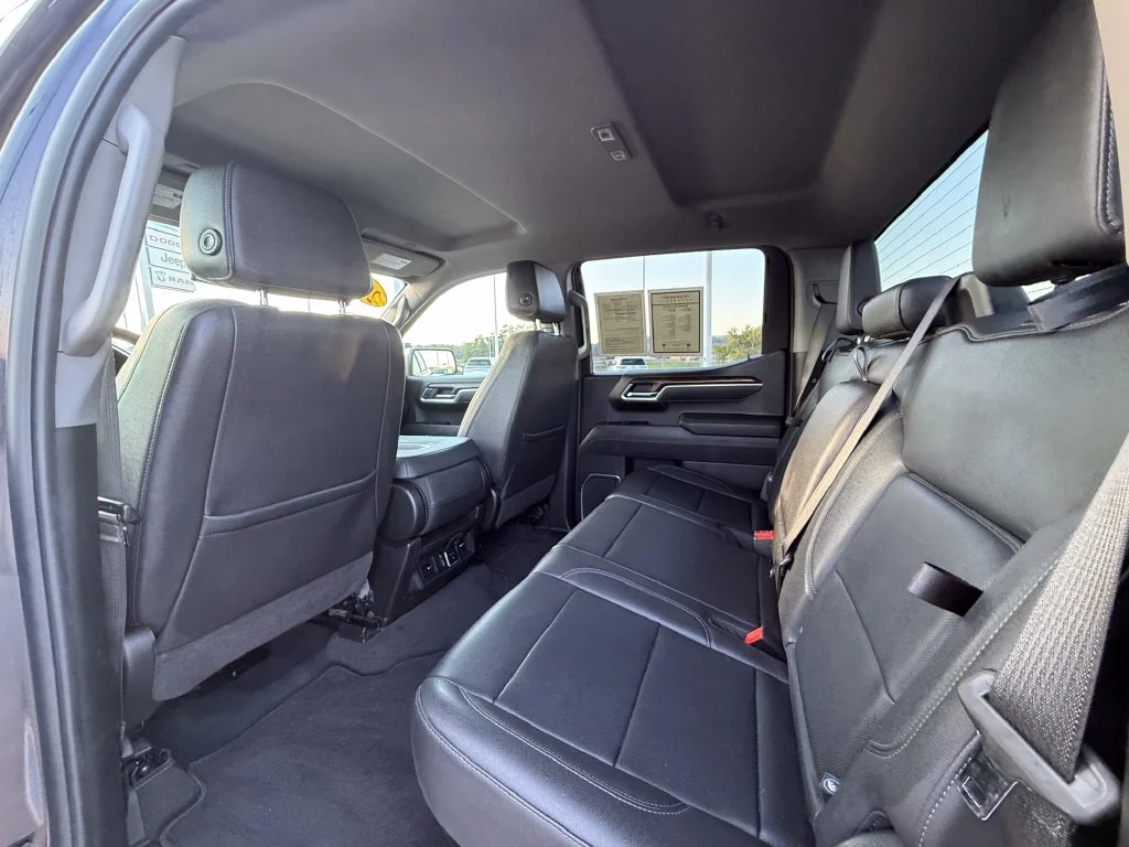 Used 2025 Silver GMC SLT image 23
