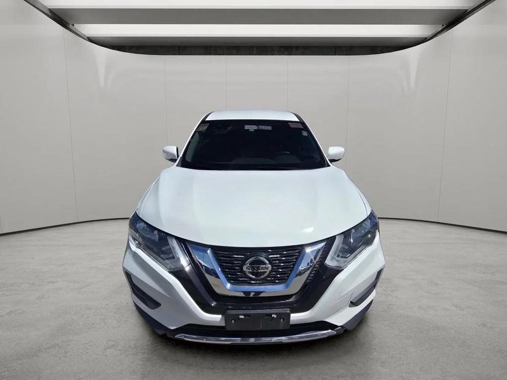 Used 2020 Glacier White Nissan S image 12