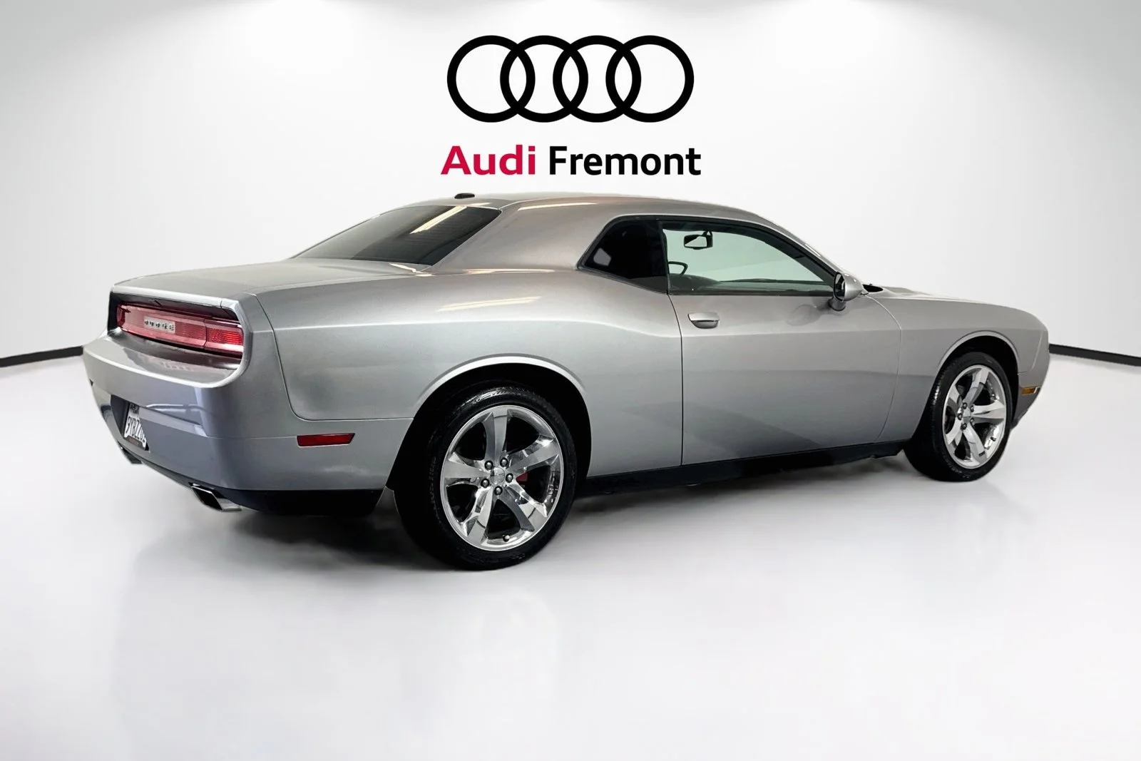 Used 2011 Billet Metallic Dodge  image 5
