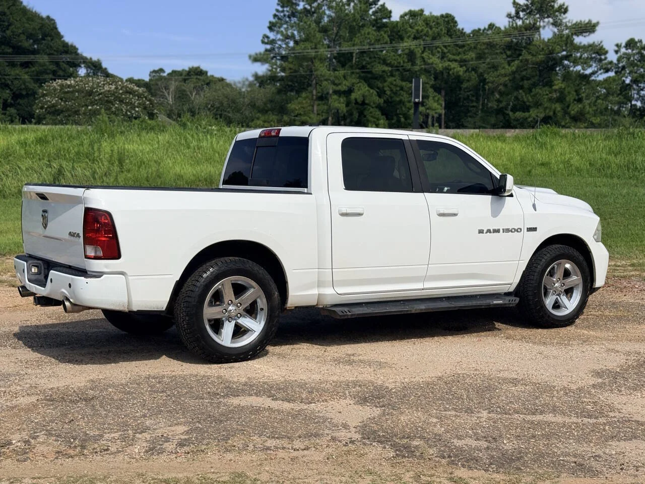 Used 2012 White RAM Sport 4x4 4dr Crew Cab 5.5 ft. SB Pickup image 5