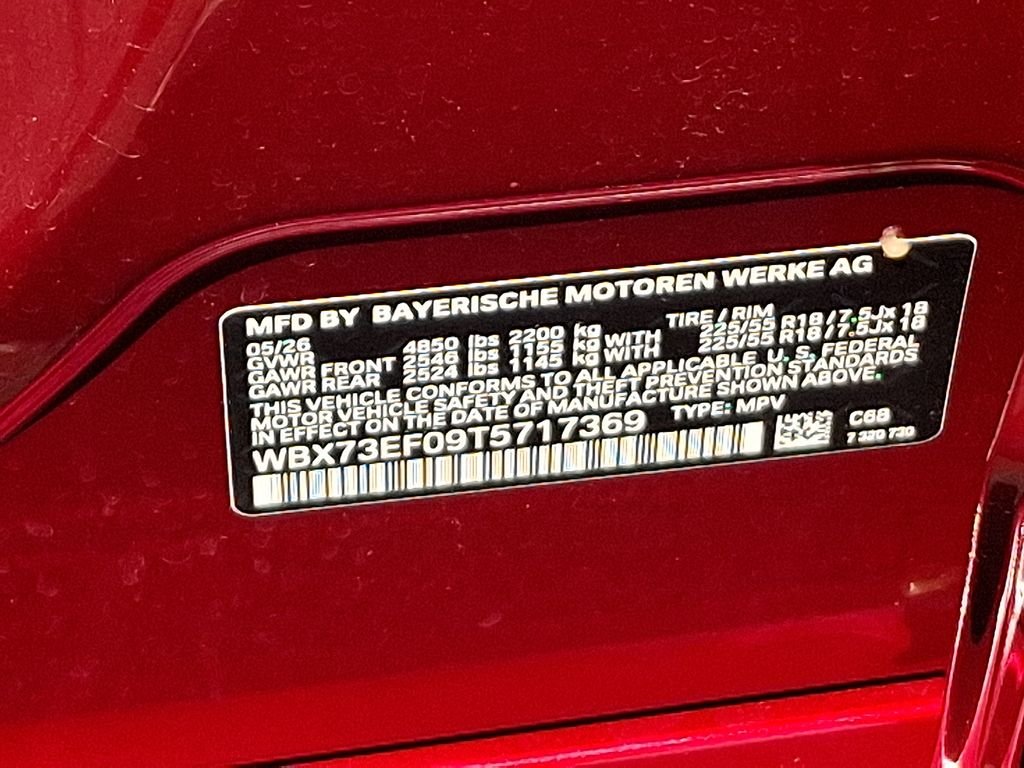 New 2026 Vegas Red Metallic BMW xDrive28i image 10