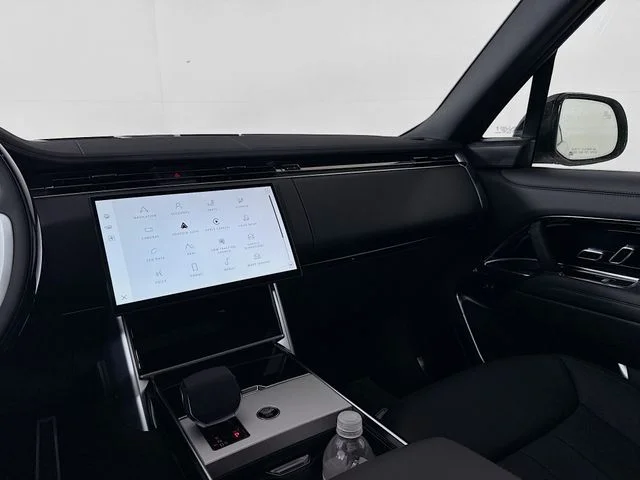 New 2026 Fuji White Land Rover SE image 26