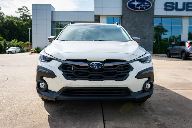 Certified Used 2025 Crystal White Pearl Subaru Limited image 12