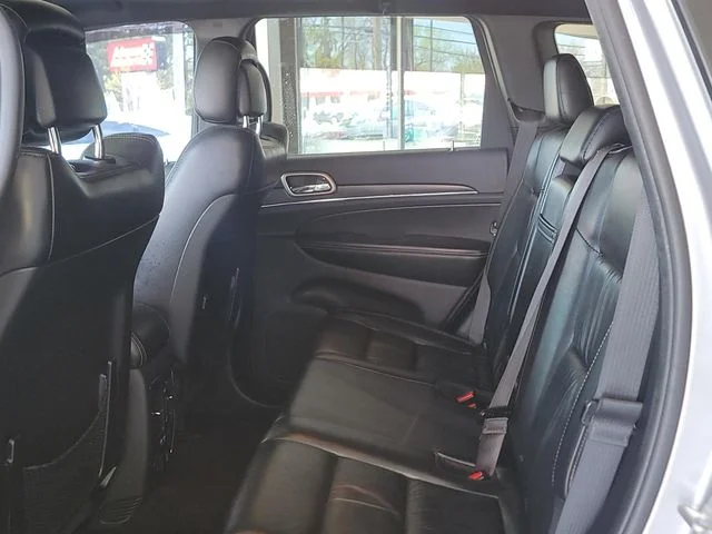 Used 2016 Silver Jeep Limited image 13