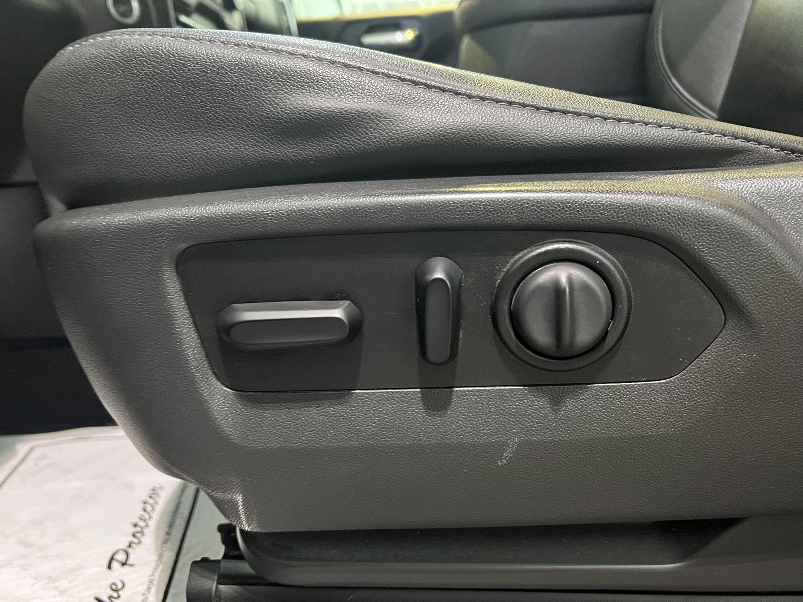 Used 2021 Northsky Blue Metallic Chevrolet RST image 17