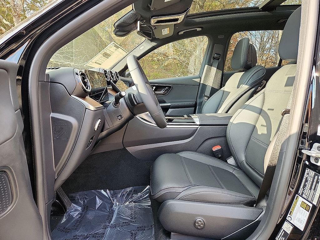 Used 2026 Black Mercedes-Benz GLC 300 image 9