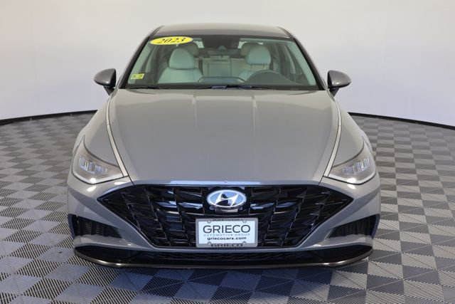 Used 2023 Gray Hyundai SEL image 3