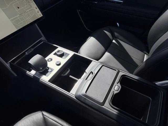 New 2027 Black Land Rover SE image 24