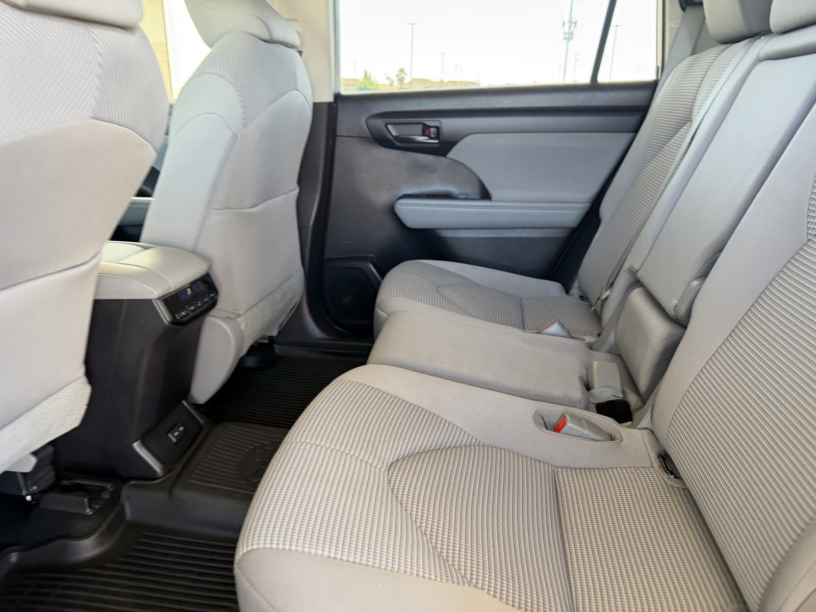 Certified Used 2022 Moon Dust Toyota LE image 22