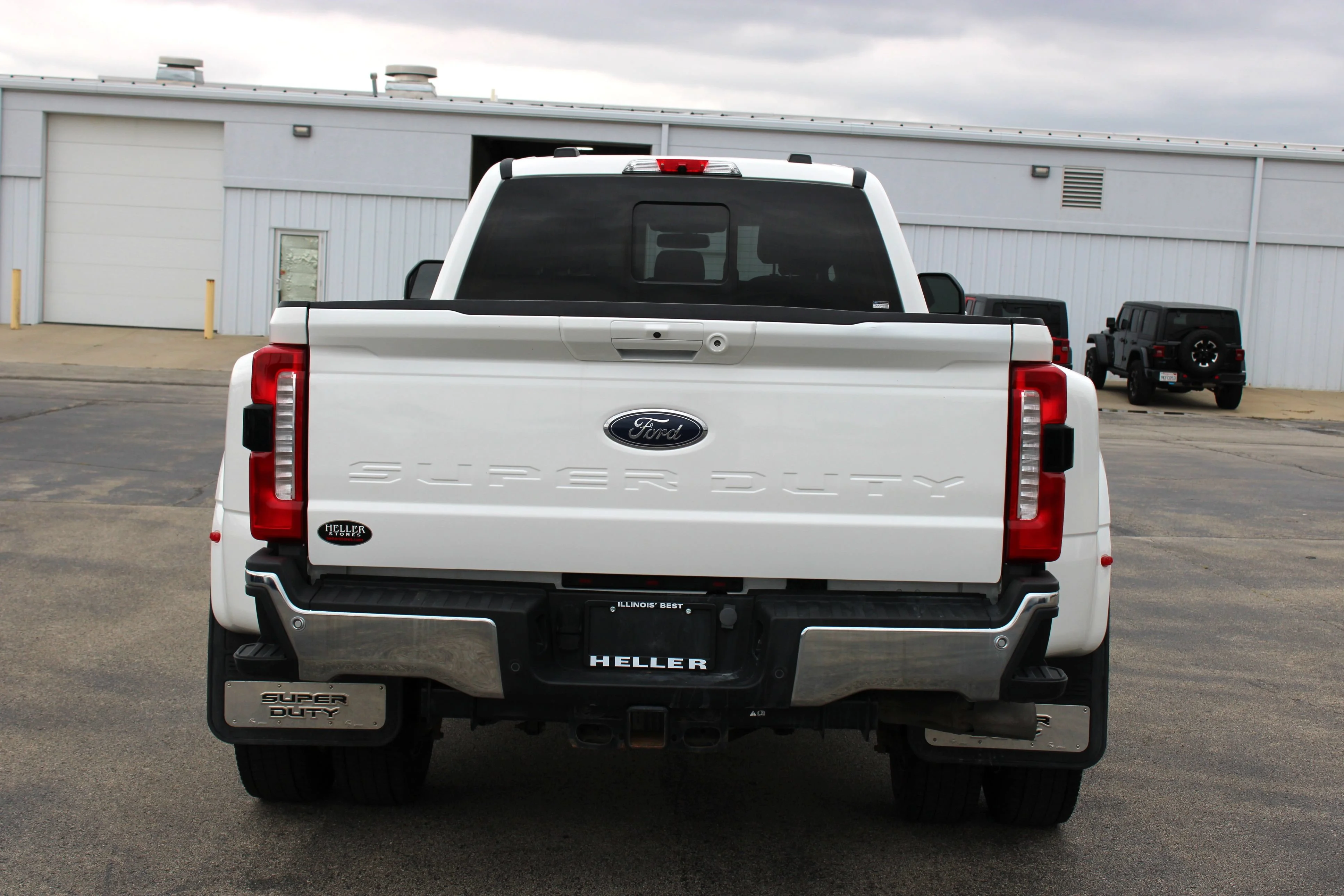 Used 2024 Star White Metallic Tri-Coat Ford Lariat image 7
