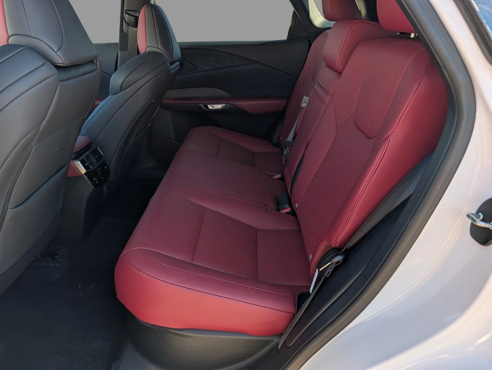 Used 2024 Ultra White Lexus RX 350 F SPORT Handling image 30
