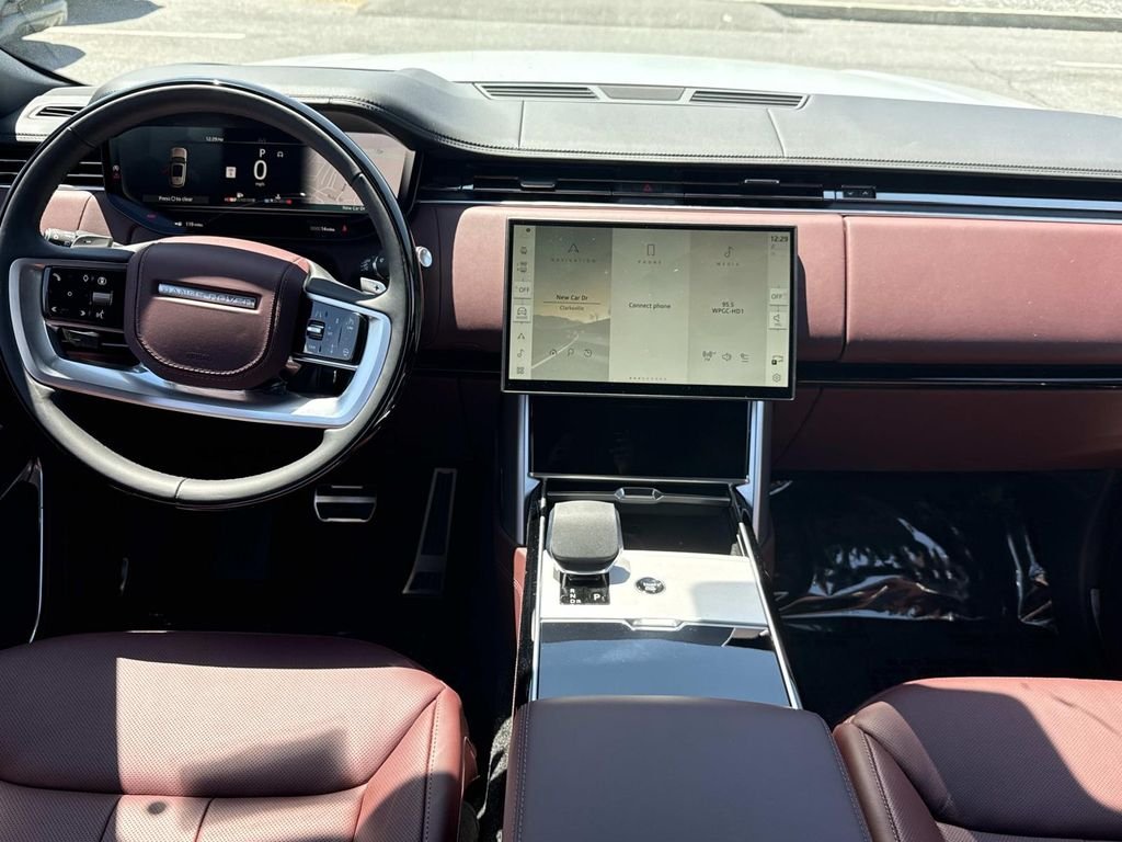 New 2026 Ethereal Frost Satin Land Rover SE image 2