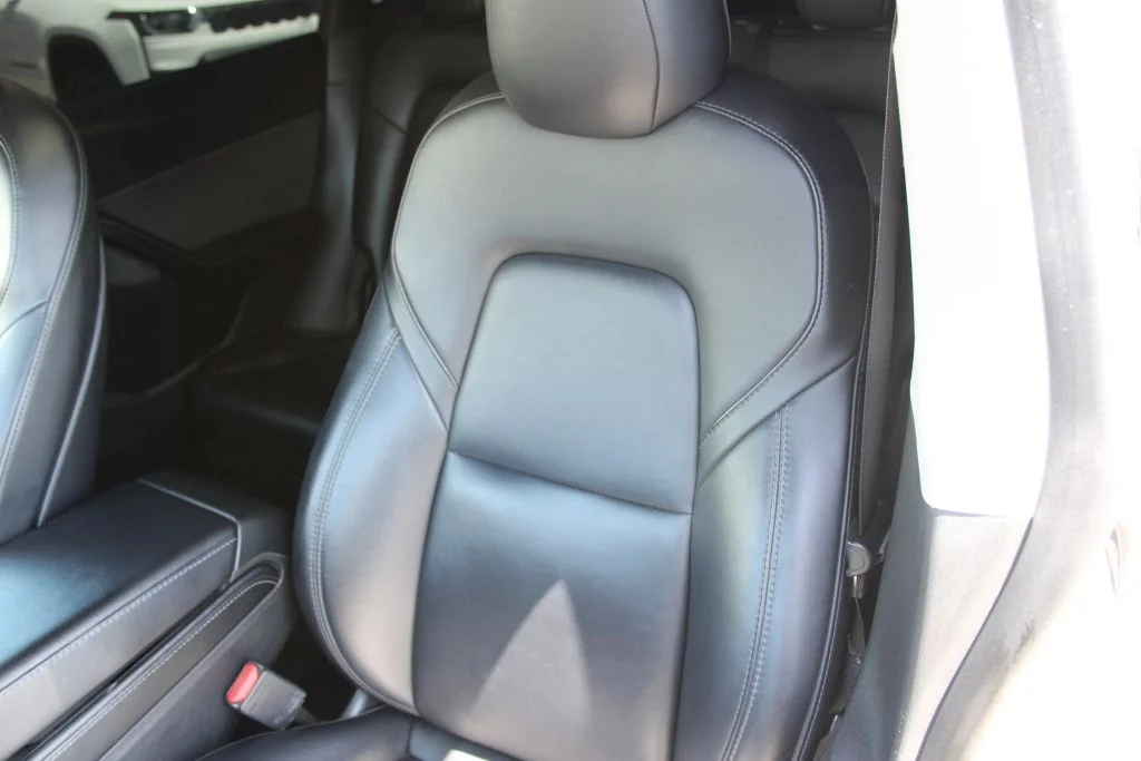 Used 2021 White Tesla Standard Range image 18