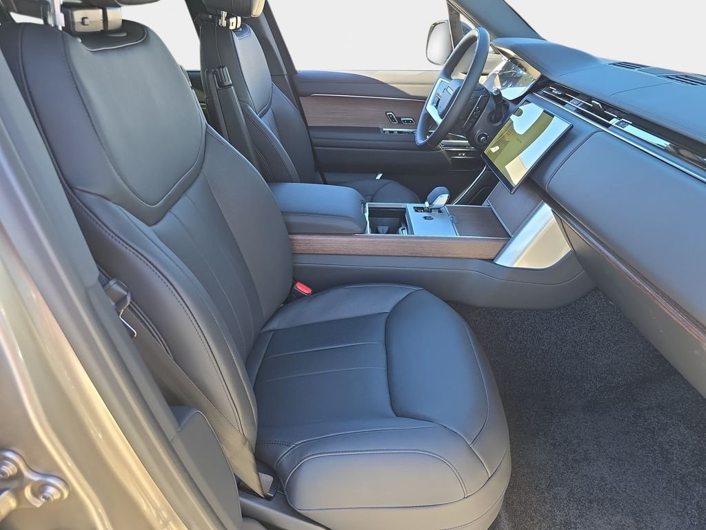 New 2026 Batumi Gold Land Rover SE LWB image 10