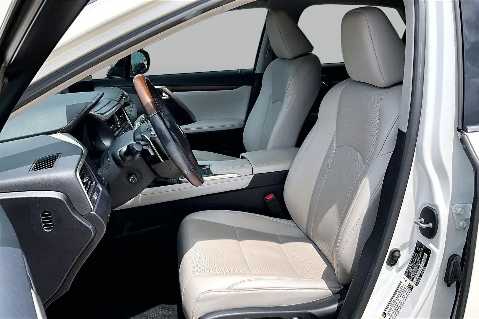 Used 2020 Eminent White Pearl Lexus  image 8