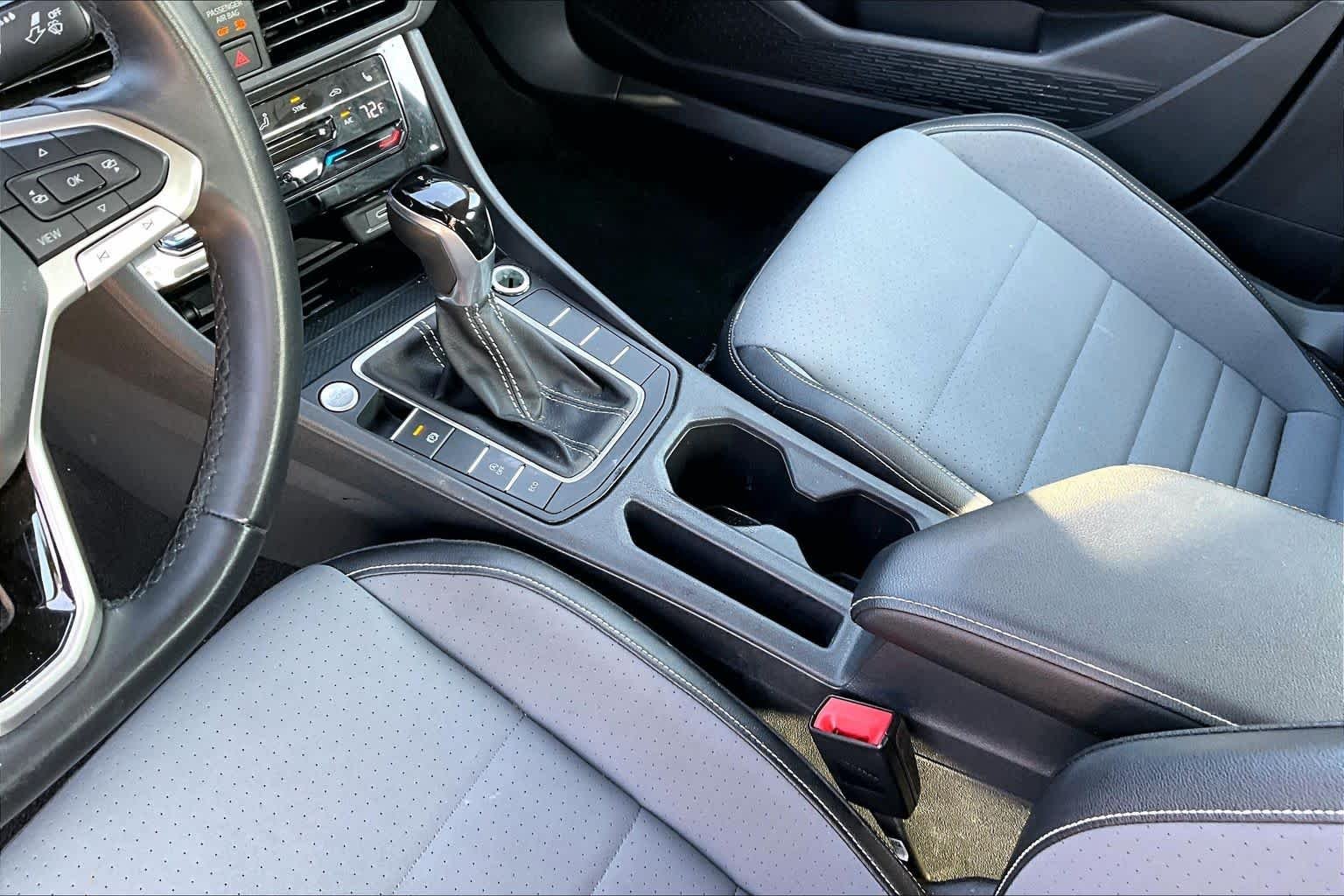 Used 2025 Monterey Blue Volkswagen SE image 14