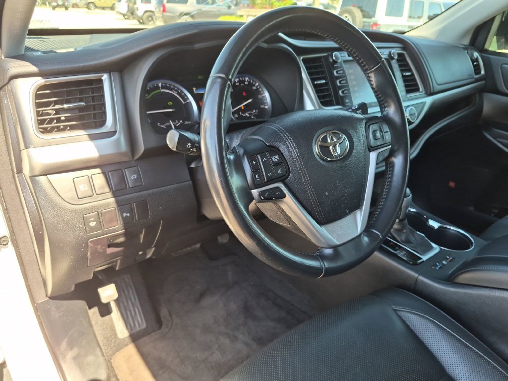 Used 2017 White Toyota Limited image 33