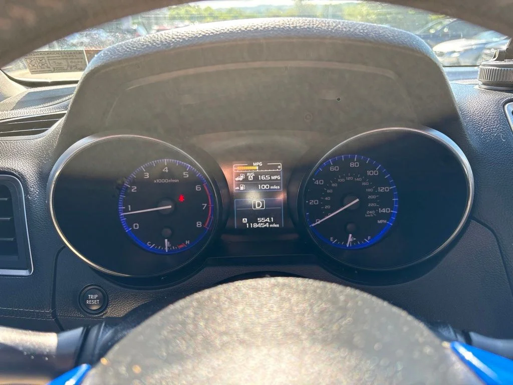 Used 2018 Silver Subaru 2.5i Premium image 22