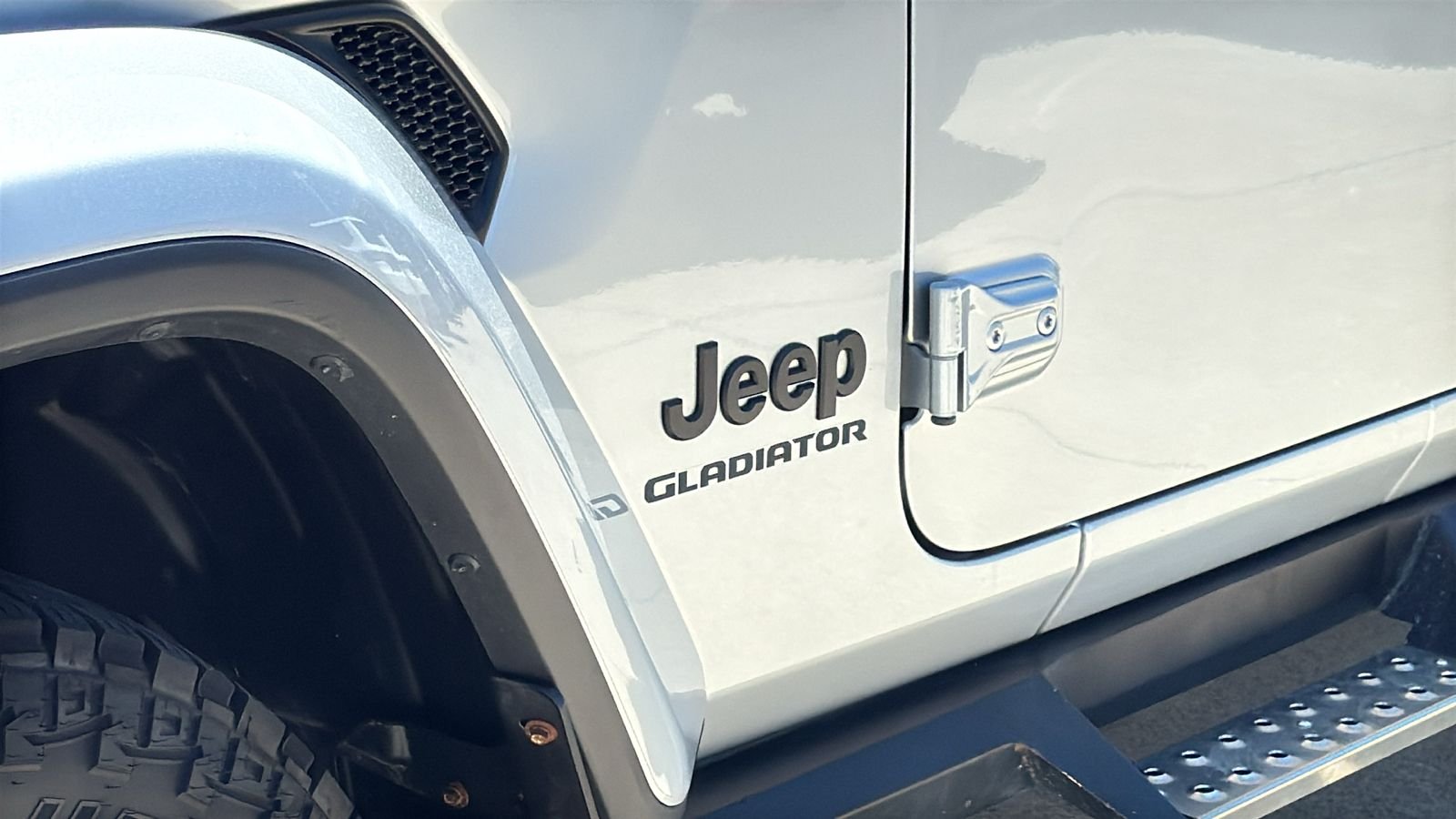 Certified Used 2022 Silver Jeep Sport image 7
