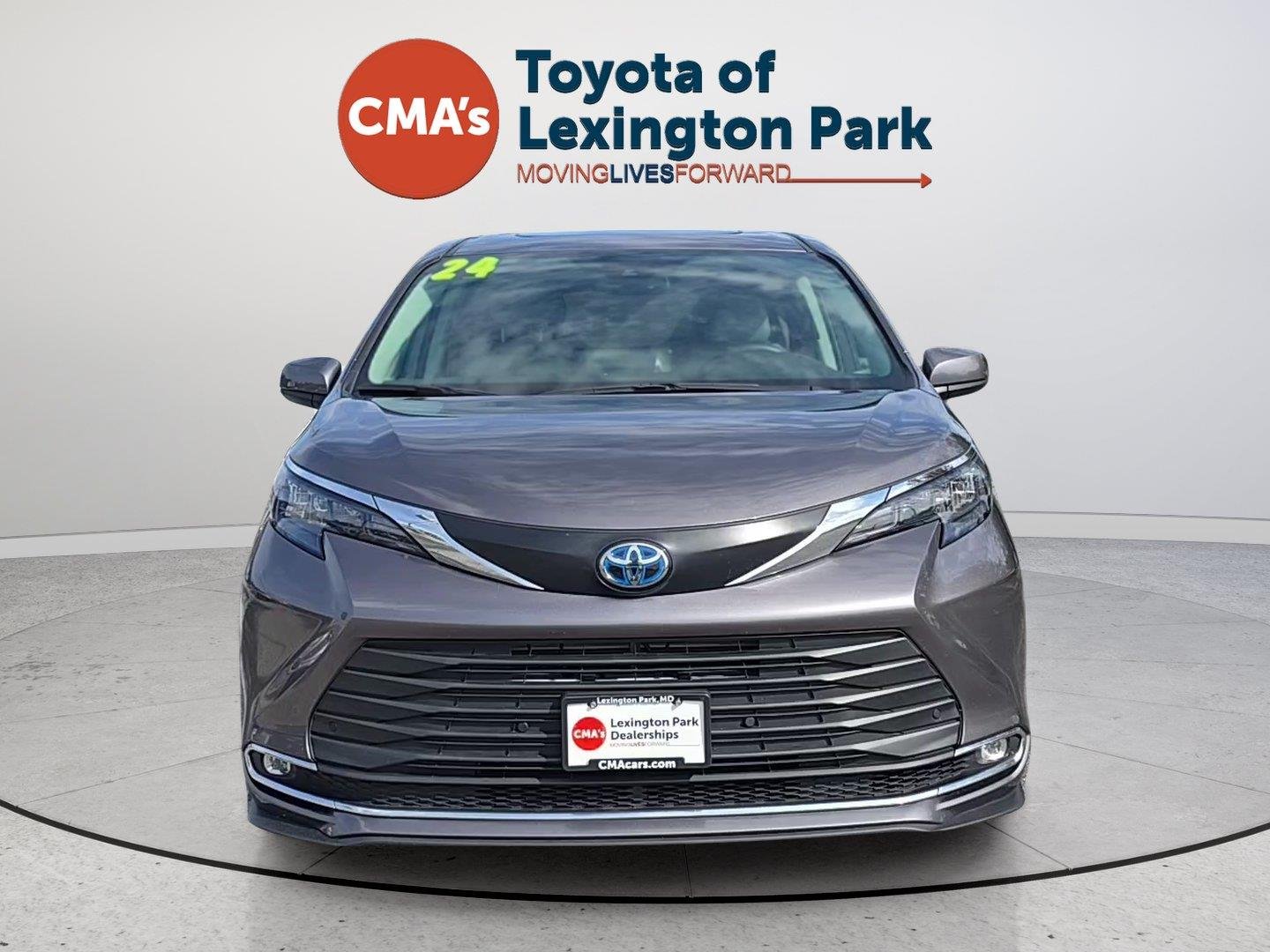 Used 2024 Predawn Gray Mica Toyota XLE image 8