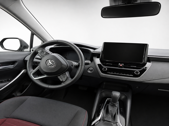 Used 2025  Toyota SE image 13