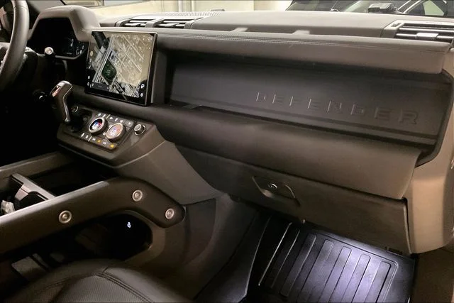 Used 2025 Black Land Rover S image 26