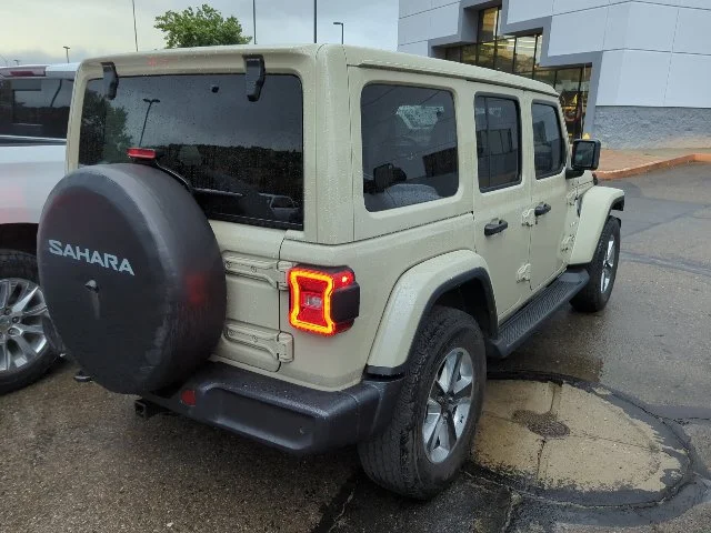 Used 2022 Beige Jeep Unlimited Sahara image 3