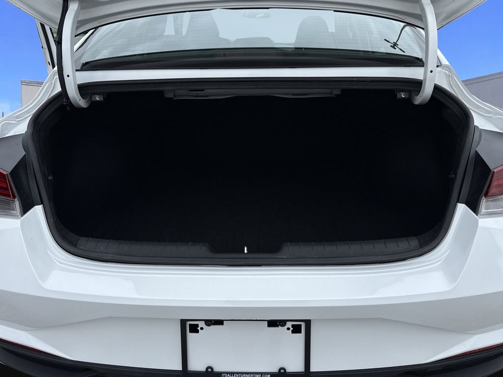 2022 Hyundai Elantra Blue - Photo 30