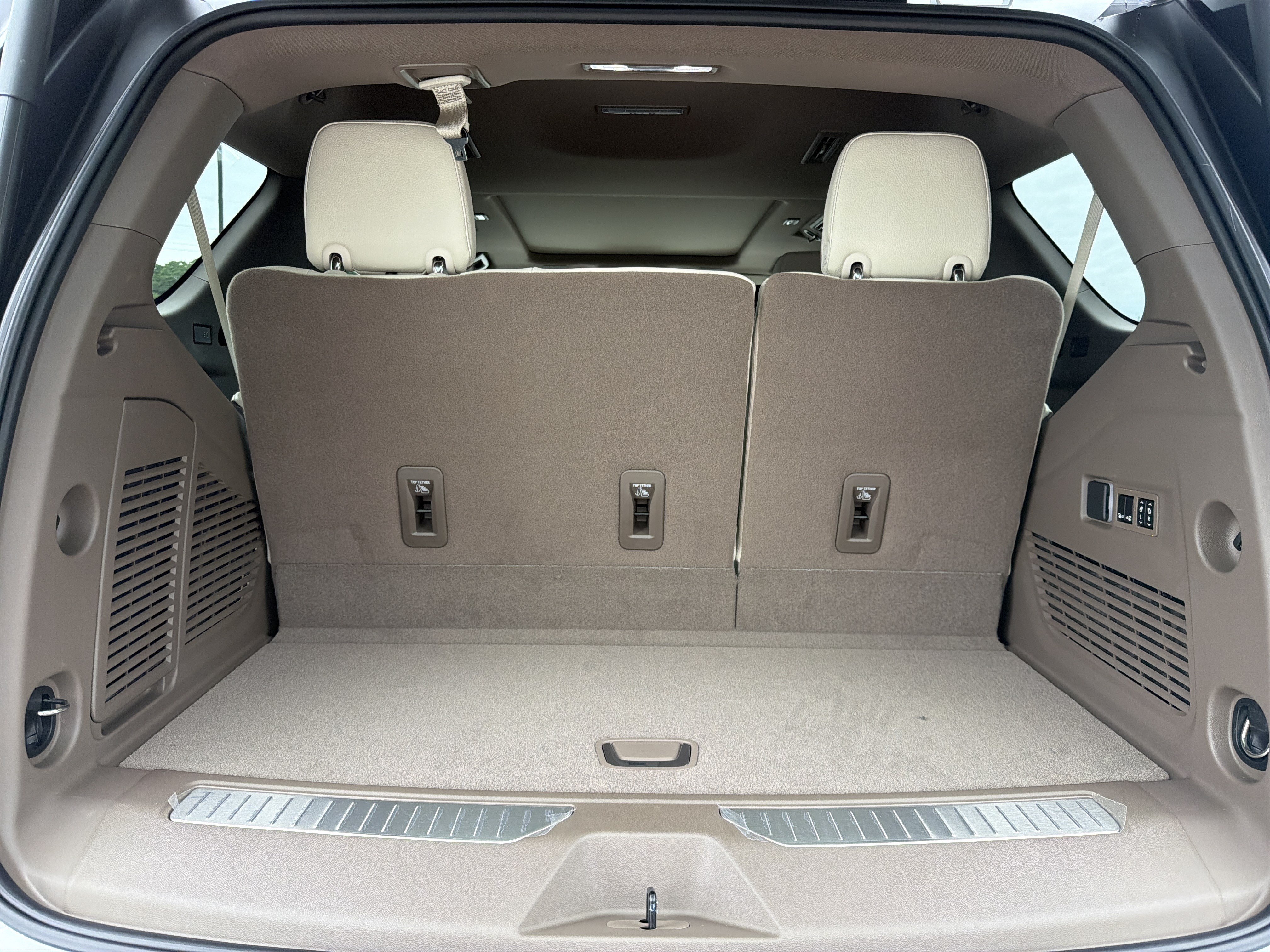 2026 GMC Yukon Denali - Photo 17