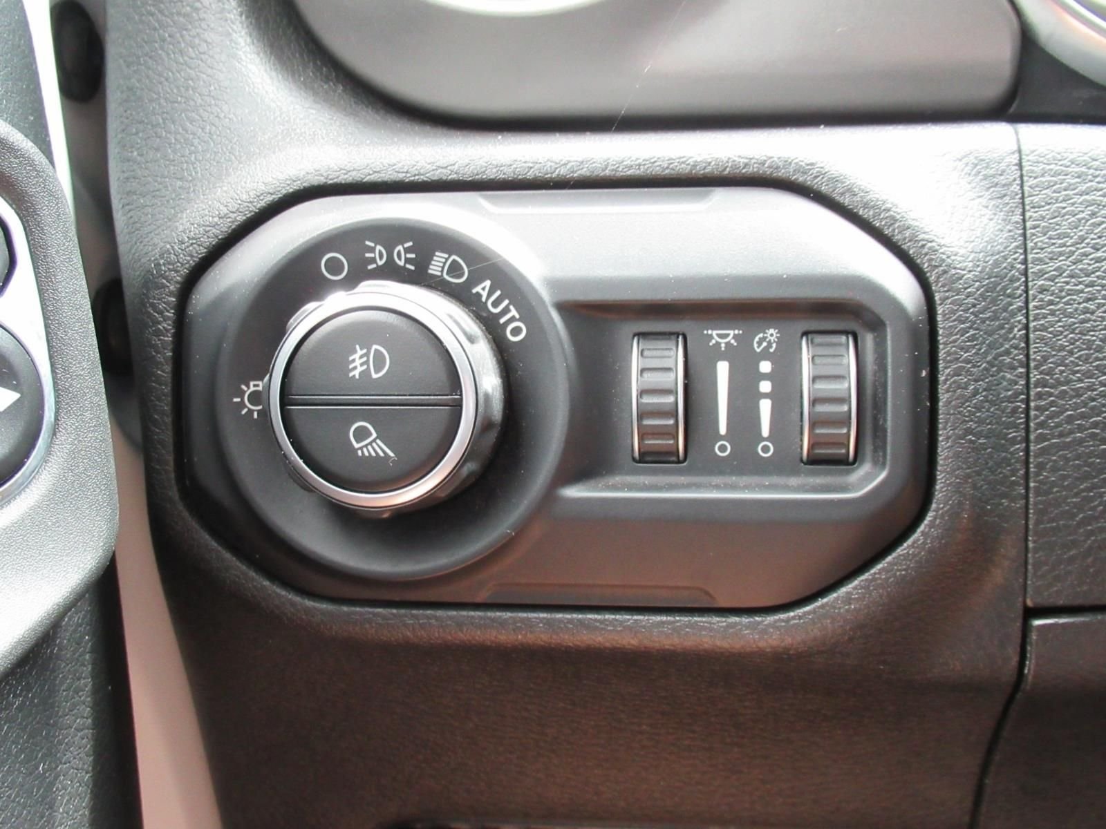 Used 2020 White Jeep Sport image 23