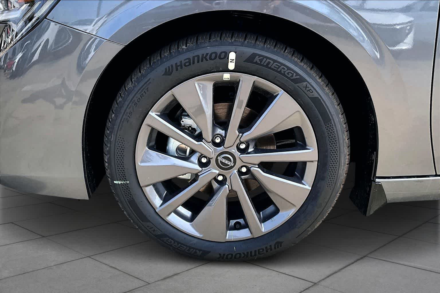 2026 Nissan Sentra SL - Photo 9