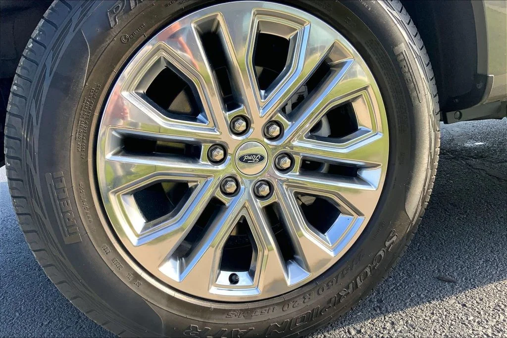 Used 2025 Gray Ford XLT image 3