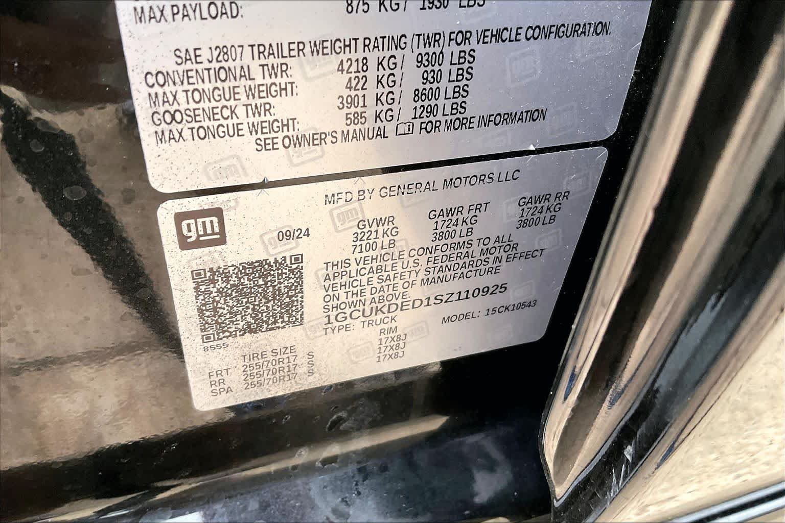 Used 2025 Black Chevrolet LT image 32