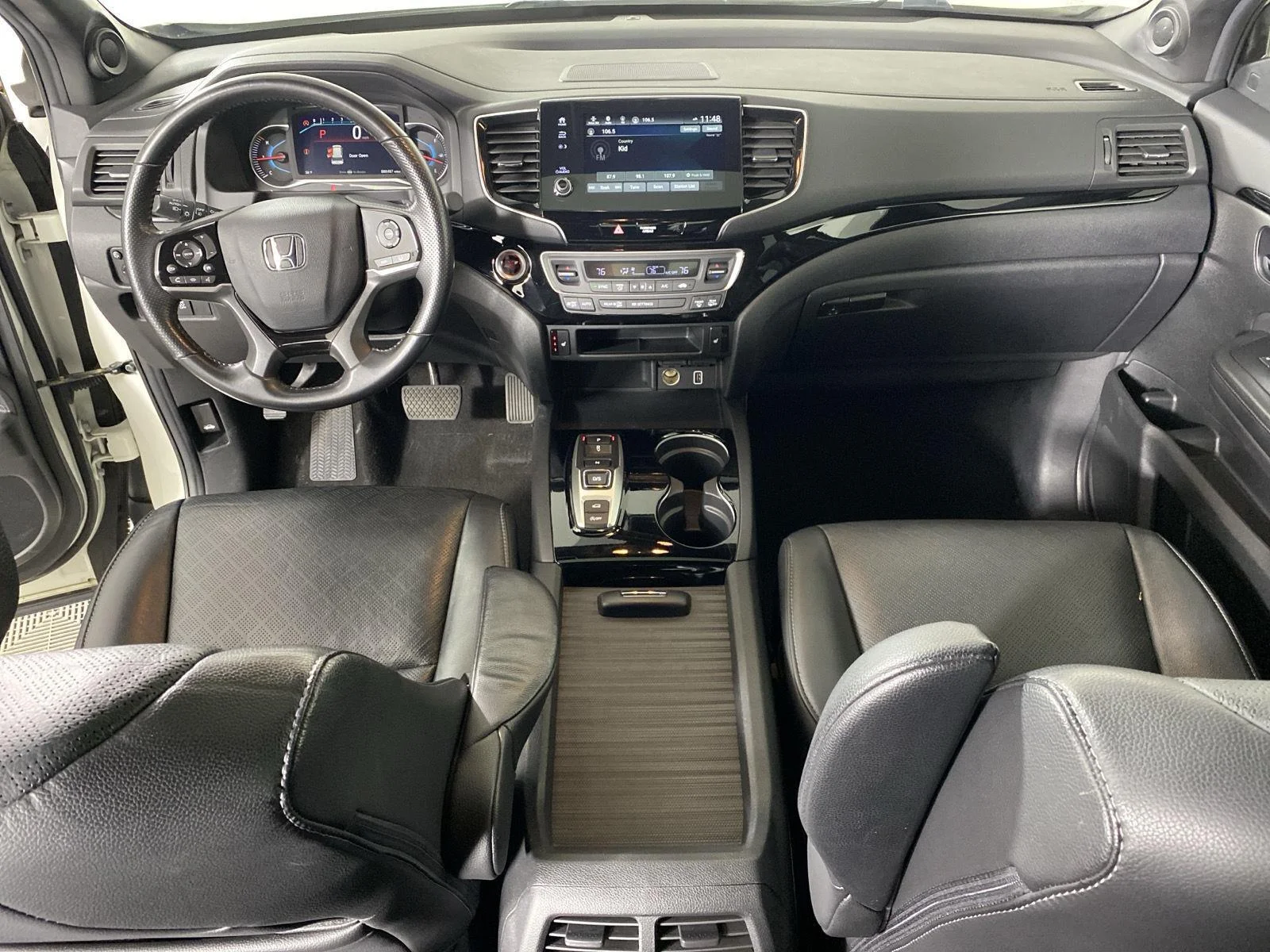 Used 2019 White Diamond Pearl Honda Touring image 27