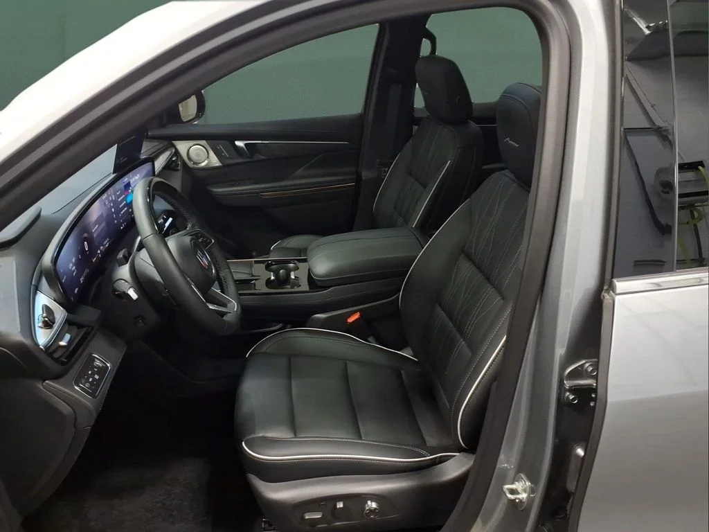 Certified Used 2025 Gray Buick Avenir image 24