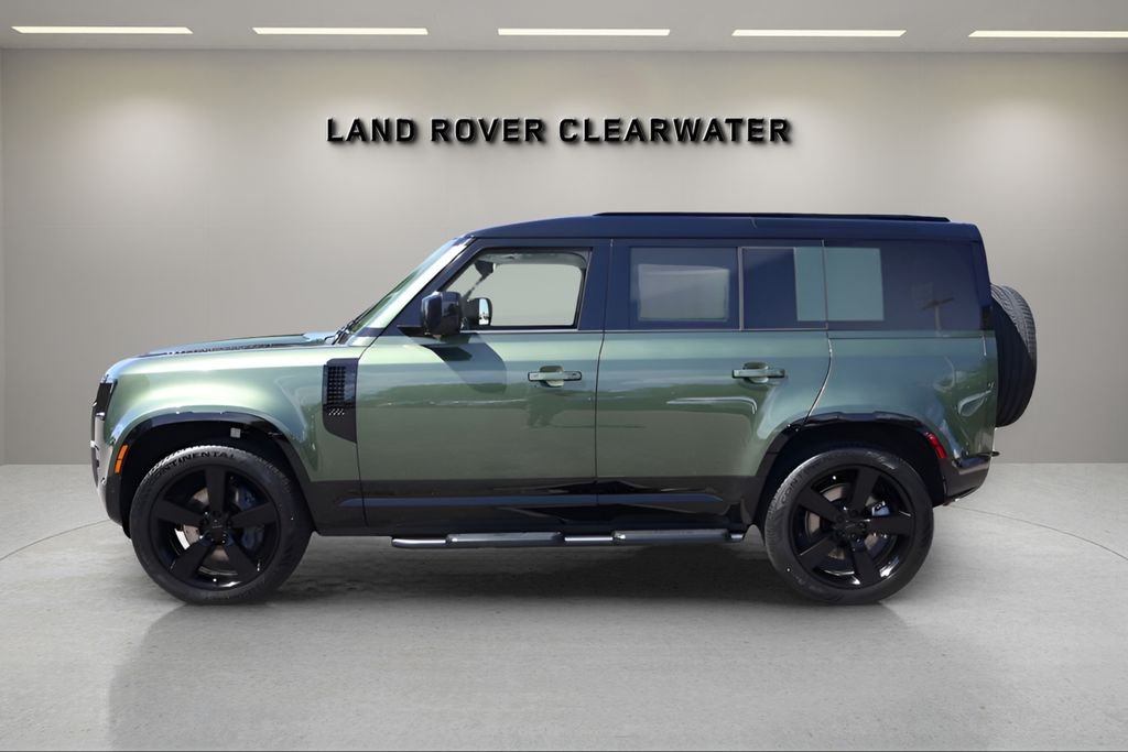 New 2026 Woolstone Green Land Rover X-Dynamic SE image 2
