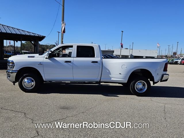 New 2026 Bright White Clear-Coat Exterior Paint RAM Tradesman image 4