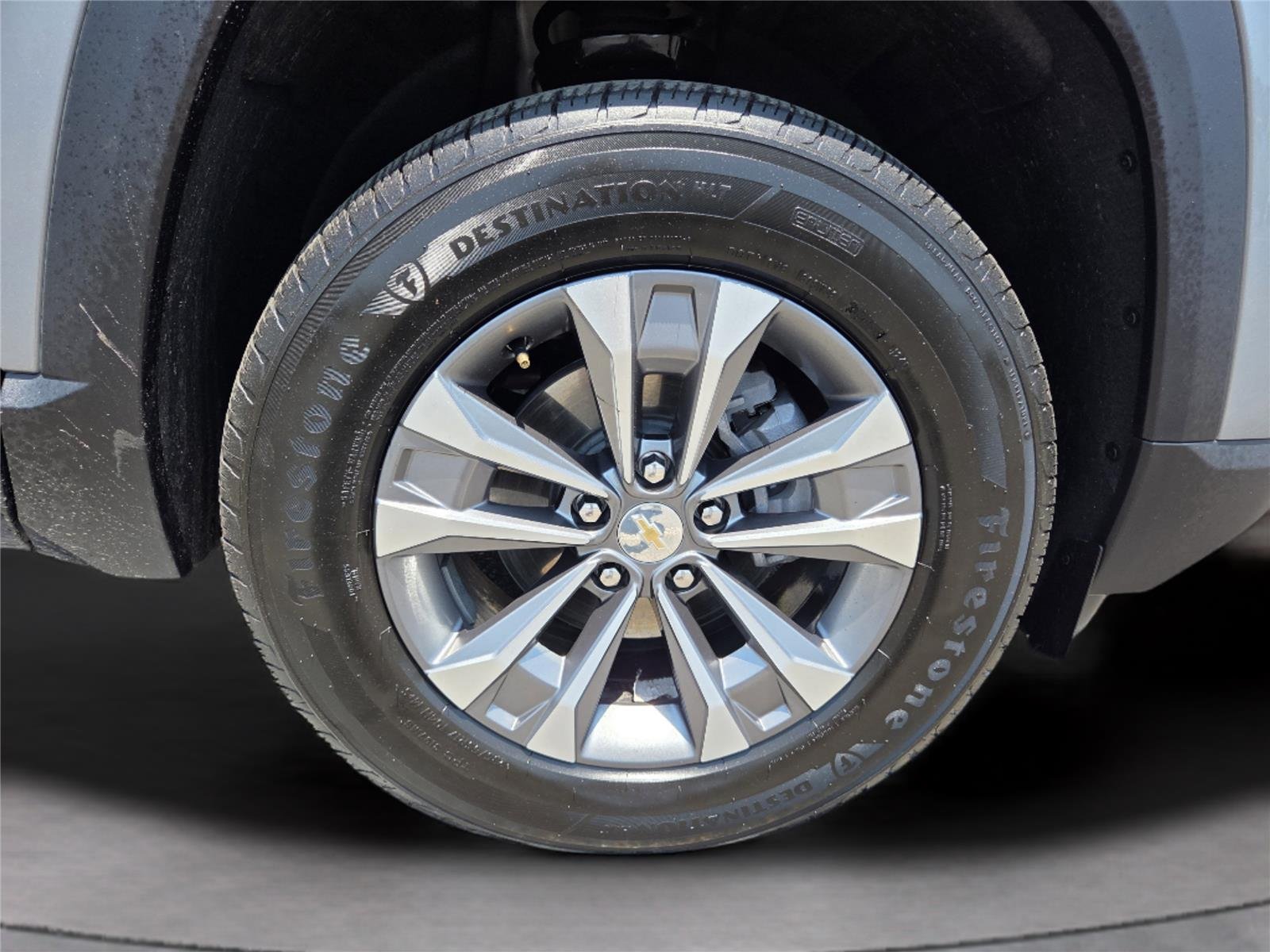 Used 2026 Sterling Gray Metallic Chevrolet FWD LT image 31