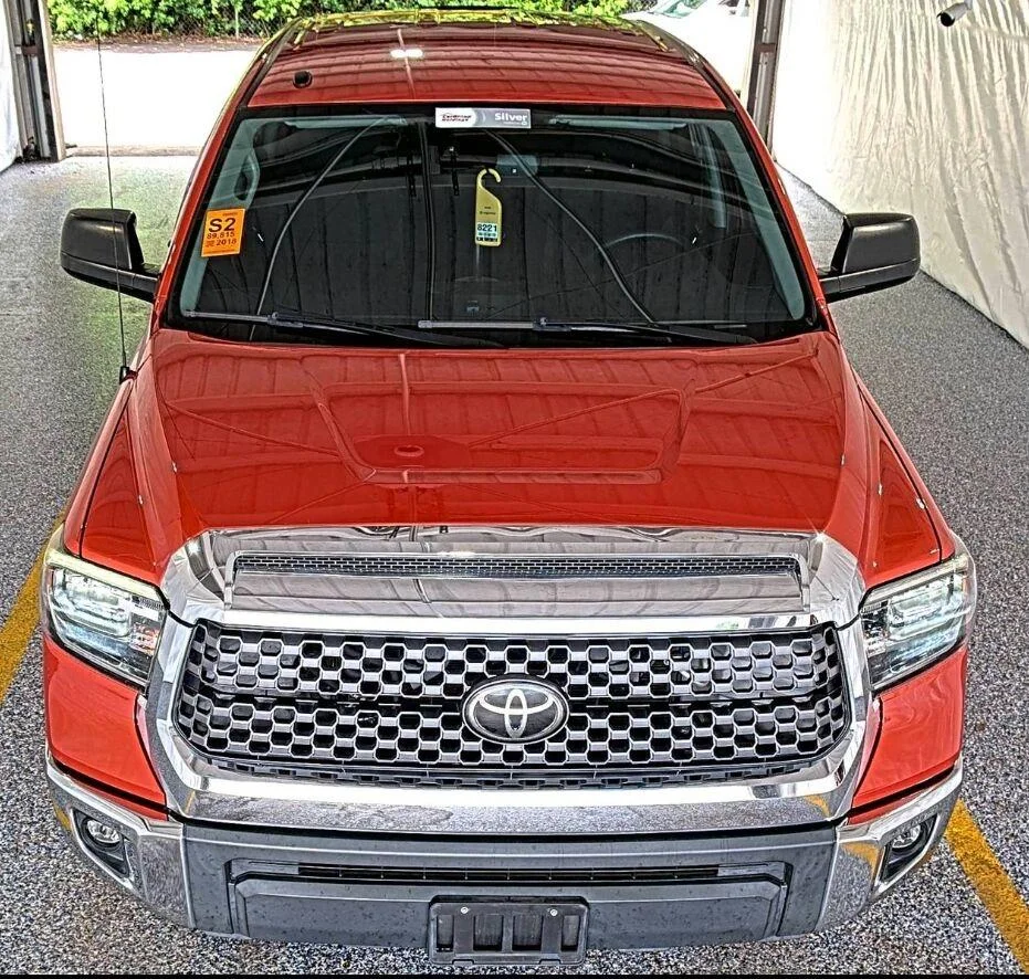 Used 2018 Orange Toyota SR5 image 3